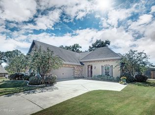 263 Clubview Cir, Pearl, MS 39208