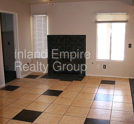 3rd image of 12528 Santa Fe Trl