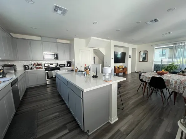 18441 W Mural Pl, Northridge, CA 91325