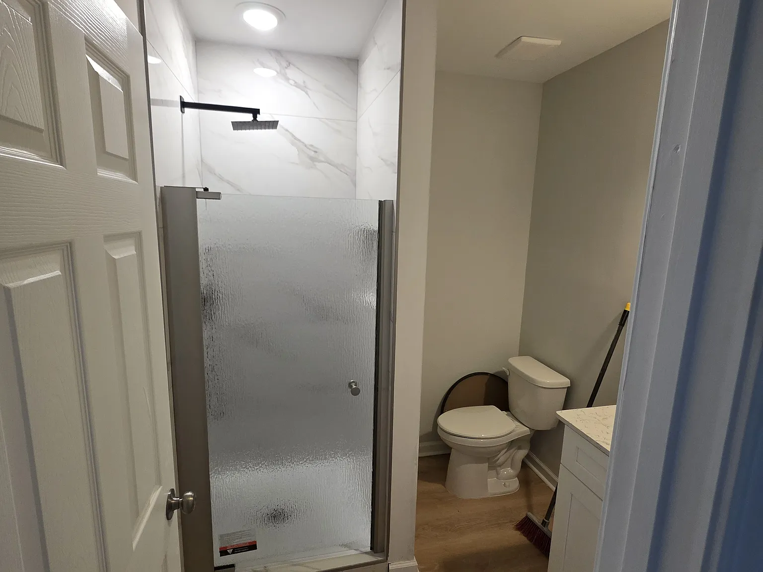 706 W 51st St — Photo 3