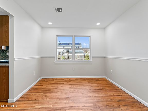 5th image of 114 William Ave