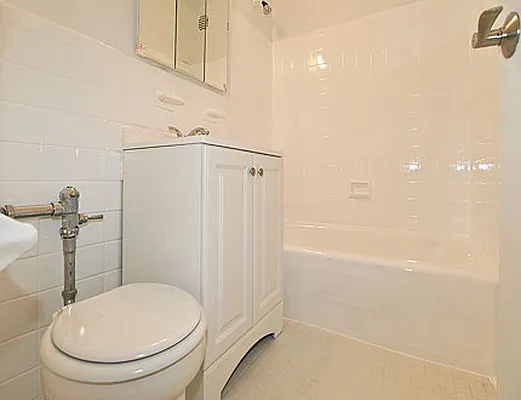 Rented by SW Queens Mezzanine | media 17