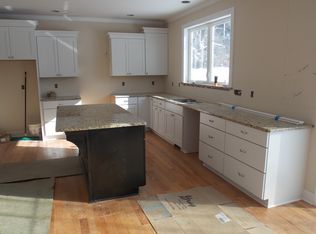 5 Claireon Woods Dr, Penfield, NY 14526