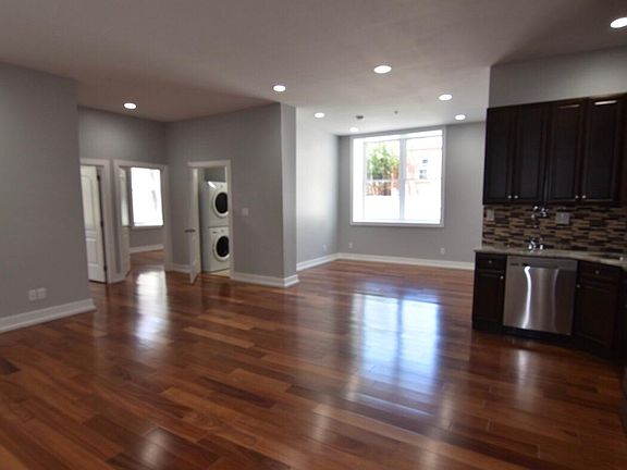 2nd image of 1234 E Columbia Ave #5
