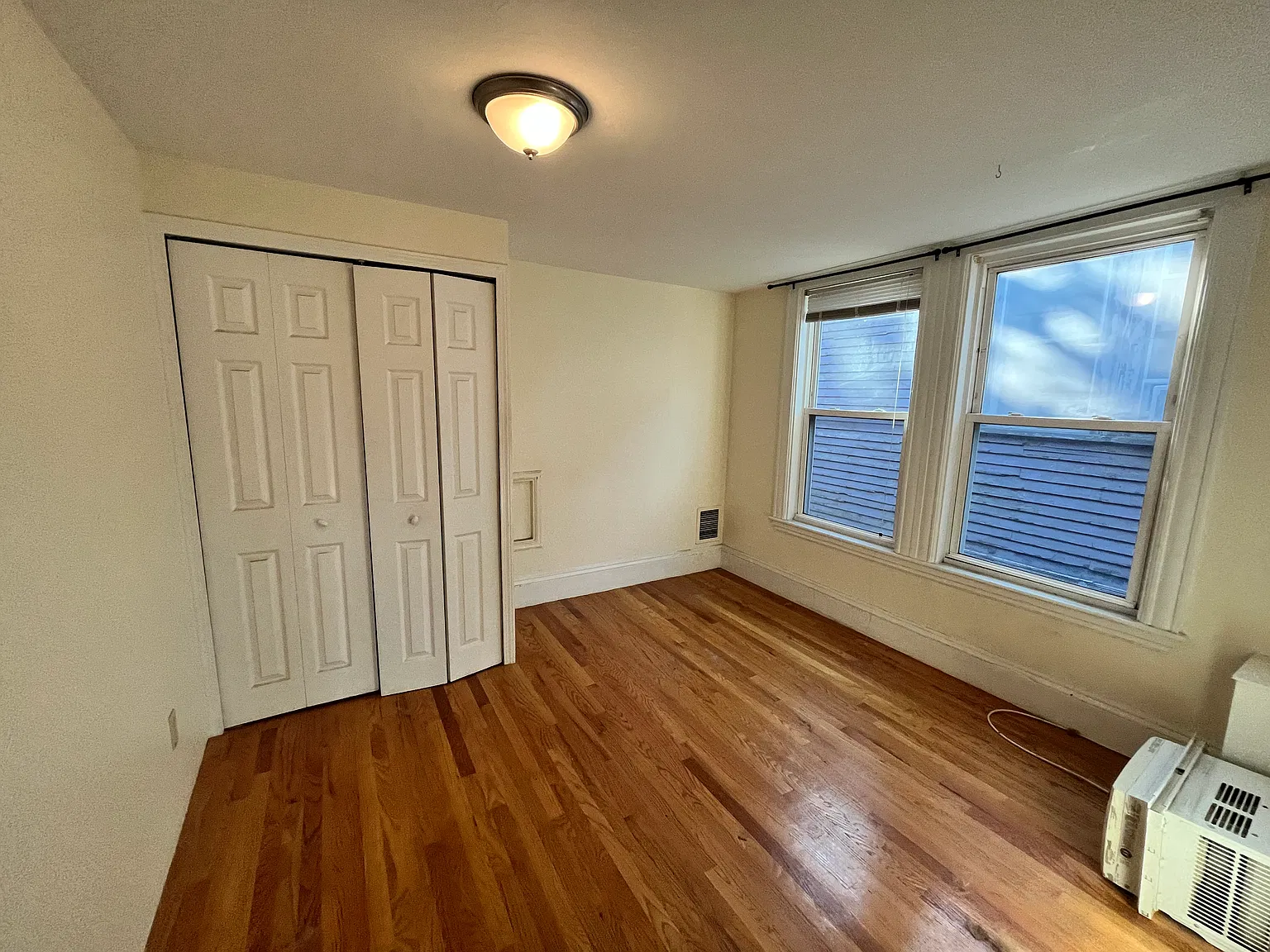 2 bed, 1100 sqft, $2,650 — Photo 3