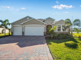 2484 Cagunas Ct, Cape Coral, FL 33909