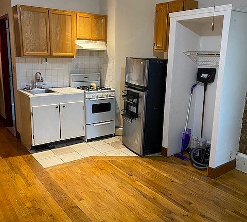 2nd image of 212 Lewis Ave #22