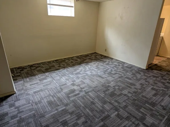 601 S 2nd St #10, Salina, KS 67401