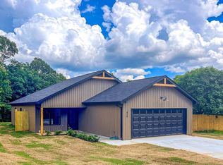 430 Main St, Bauxite, AR 72011