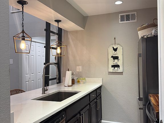 3rd image of 7525 Holly Hill Dr APT 8