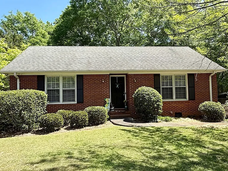 150 Harden Hill Rd — Photo 2
