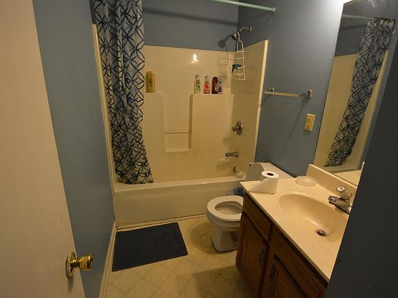 4th image of 446 Greenwood Ave