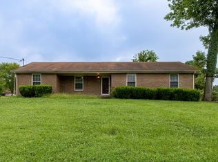 732 Overton Dr, Clarksville, TN 37042