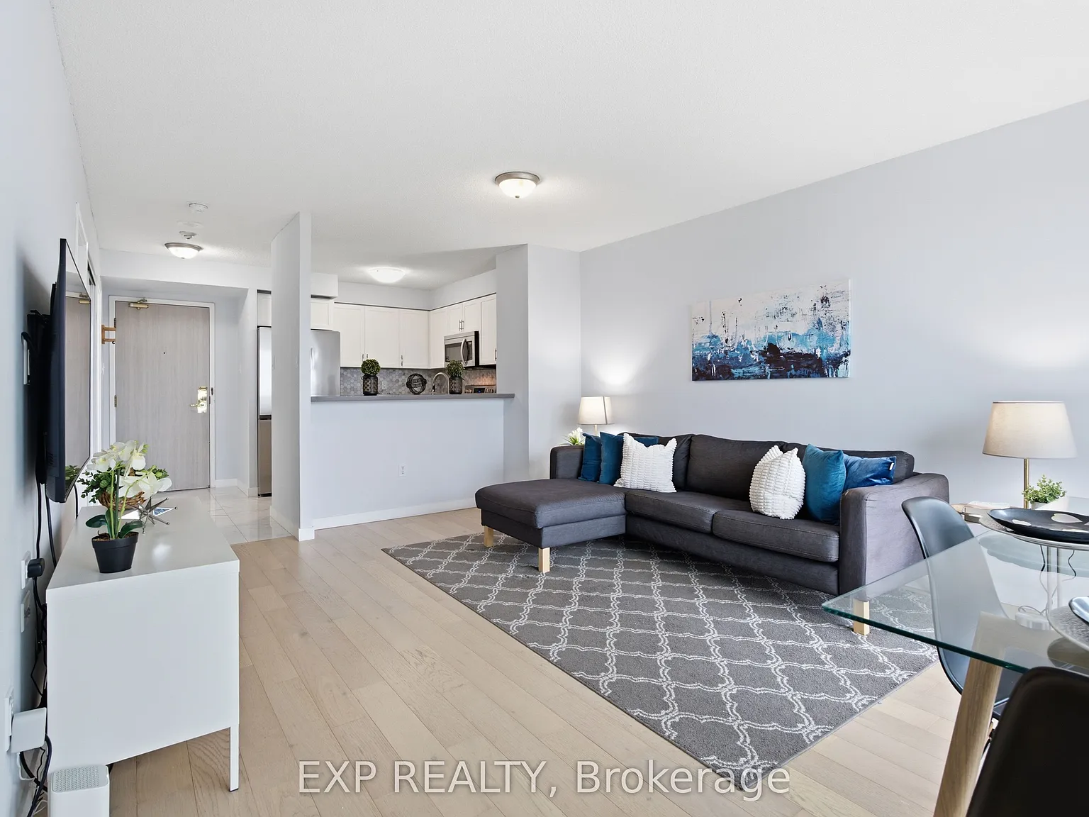 2155 Burnhamthorpe Rd W — Photo 3