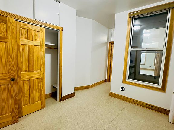 5th image of 2351 2nd Ave Frnt 2