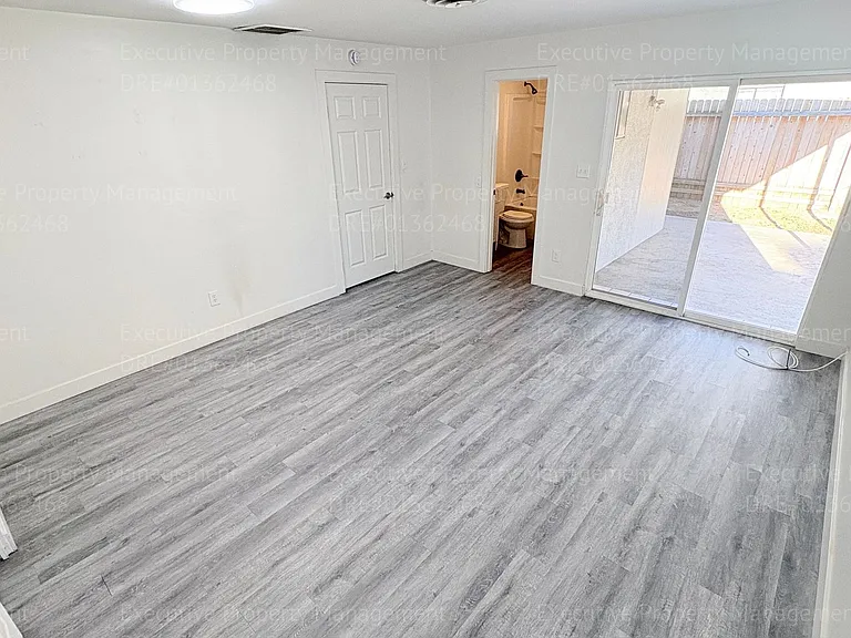 2238 Lindora St — Photo 19
