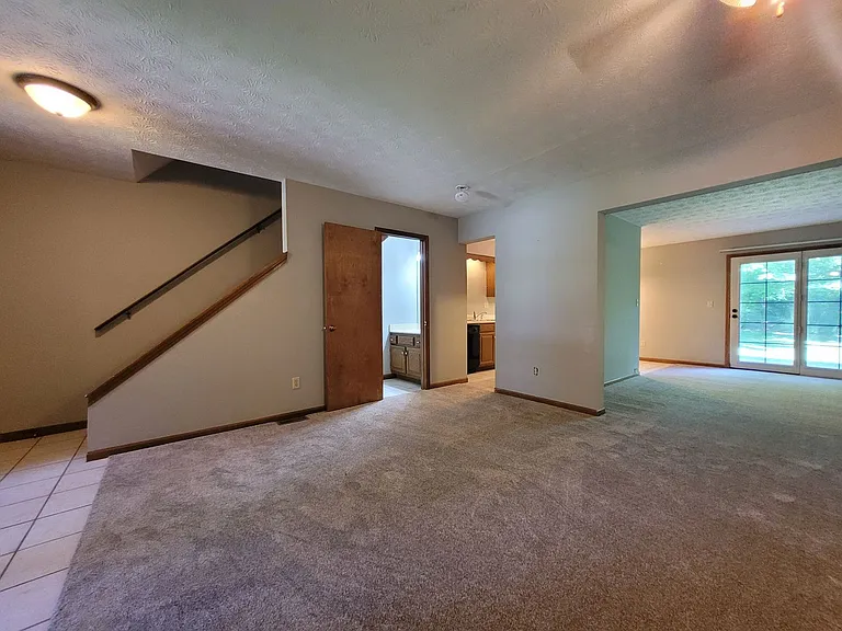 4333 Frontenac Dr — Photo 3