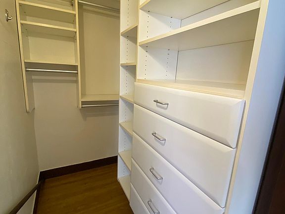 4th image of 2410 24th Ave E #111