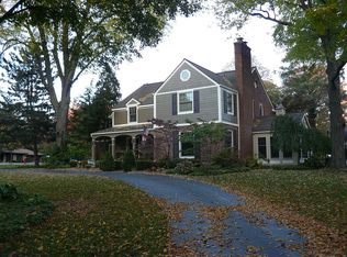 19215 Riverside Dr, Beverly Hills, MI 48025