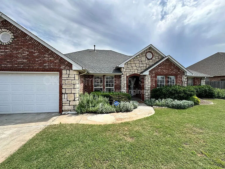1440 W Agate Way — Photo 1