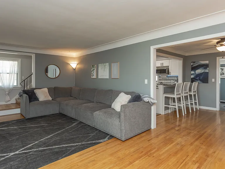 4243 Beverly Dr — Photo 13