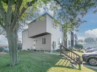 332 Shane Ct APT 1, Sun Prairie, WI 53590