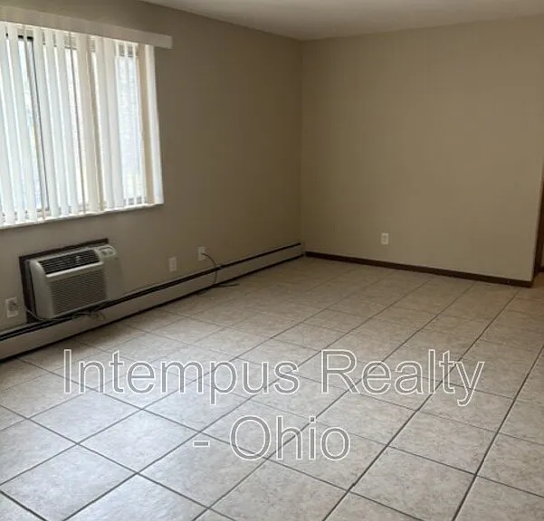 3805 Indian Run Dr #8 — Photo 4