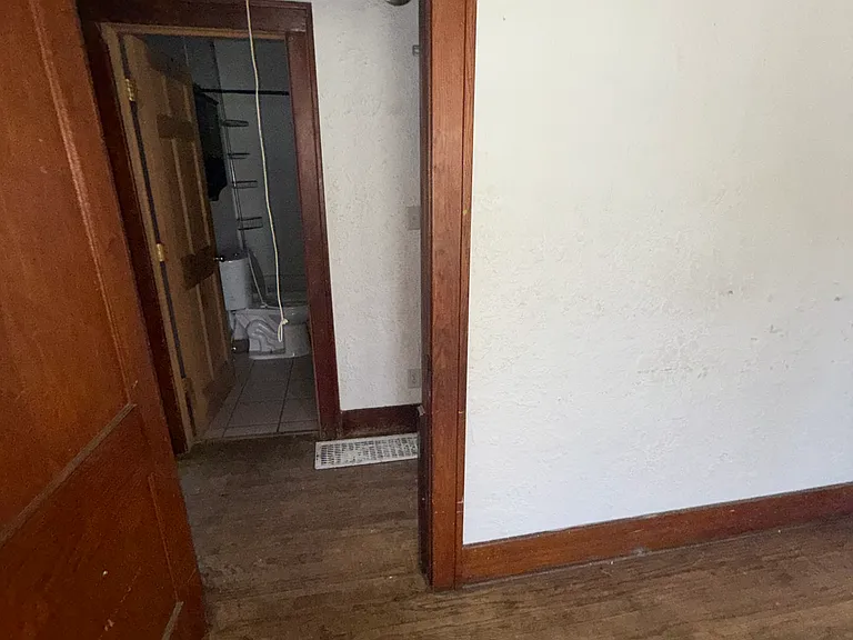 3918 Trumbull Ave — Photo 16