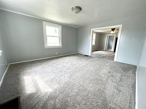 4th image of 2521 S Madison Ave