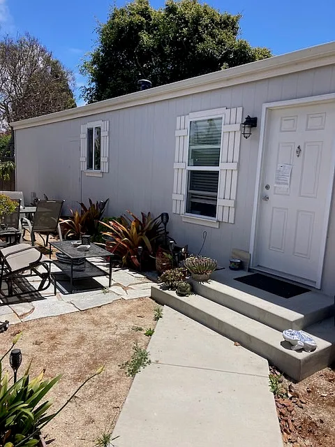 2 bed, 700 sqft, $2,475 — Photo 3
