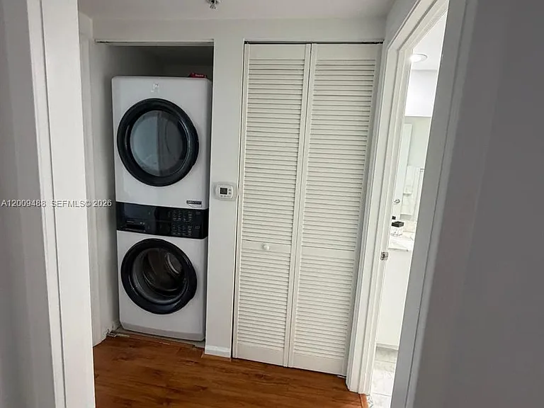 18800 NE 29th Ave #302 — Photo 5