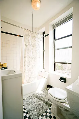 Rented by City Connections Realty | media 44