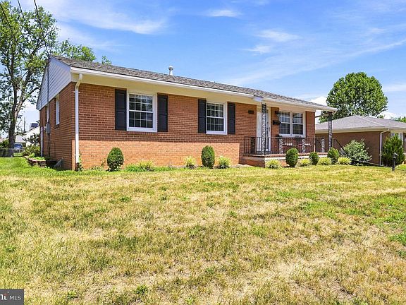 2nd image of 912 Allen Dr