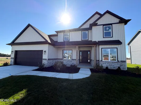 9841 Featherwood Ln, Sylvania, OH 43560