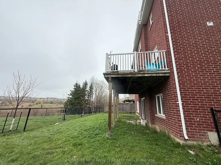 83 Kane Cres — Photo 13