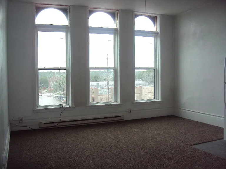 516 Central Ave — Photo 3