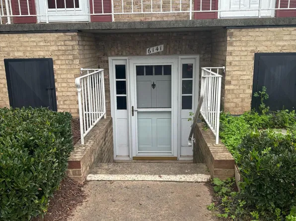 6141 Strasburg Dr, Centreville, VA 20121