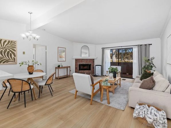 8860 Villa La Jolla Dr, La Jolla, CA