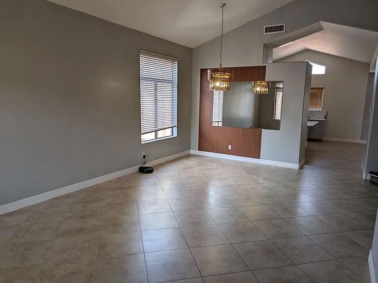 1831 S 105th Dr — Photo 2
