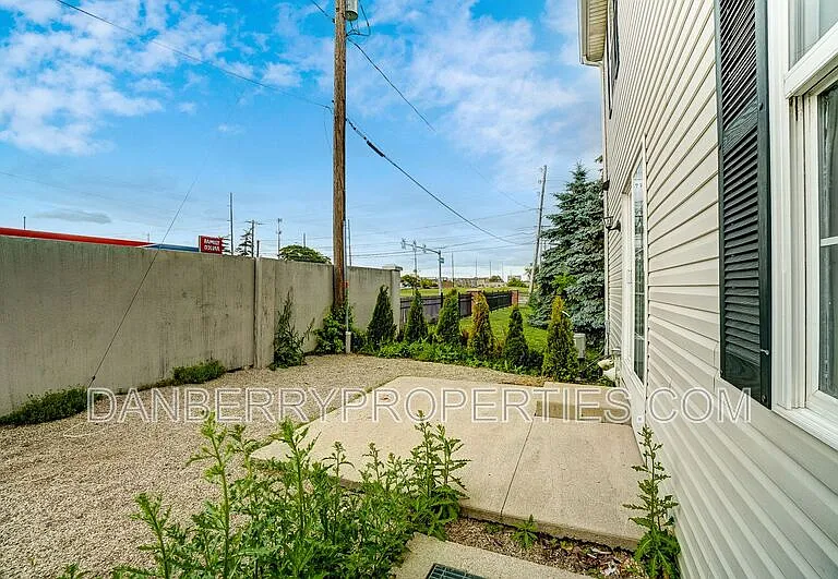 1127 N Byrne Rd #1 — Photo 48