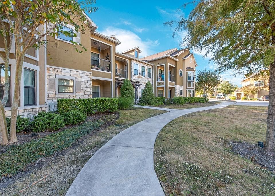 Avenues at Tuscan Lakes 1805 S Egret Bay Blvd League City, TX