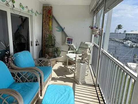 110 Wettaw Ln #203