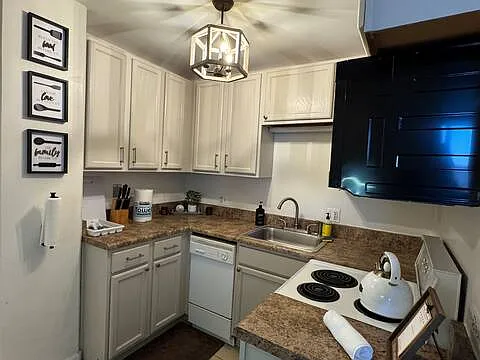 345 E Eastgate Pl #407 — Photo 6