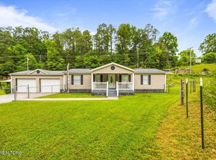 123 Sweat Ln, La Follette, TN 37766