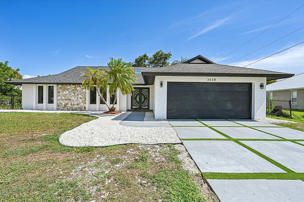 3438 SE Hart Cir - Property Image
