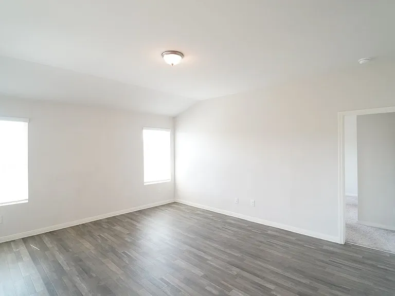 501 Jameson — Photo 4