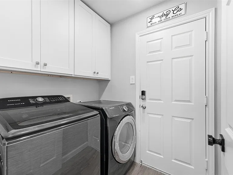 5234 Findlay Dr — Photo 12