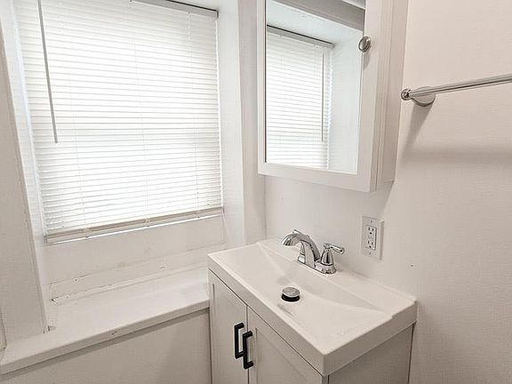 5th image of 4 Prospect Ave #1