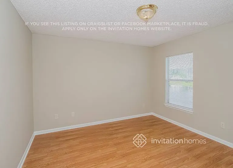 1656 Hawkins Cove Dr E — Photo 16