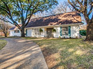 3701 Shady Valley Dr, Arlington, TX 76013